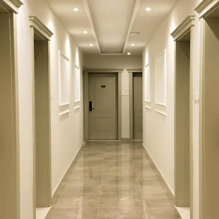 Luna & Apartmanhotel 4*