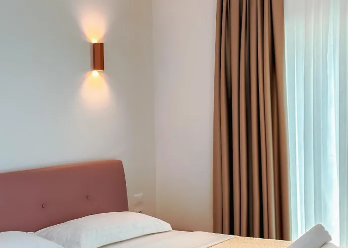 Luna & Apartmanhotel 4*