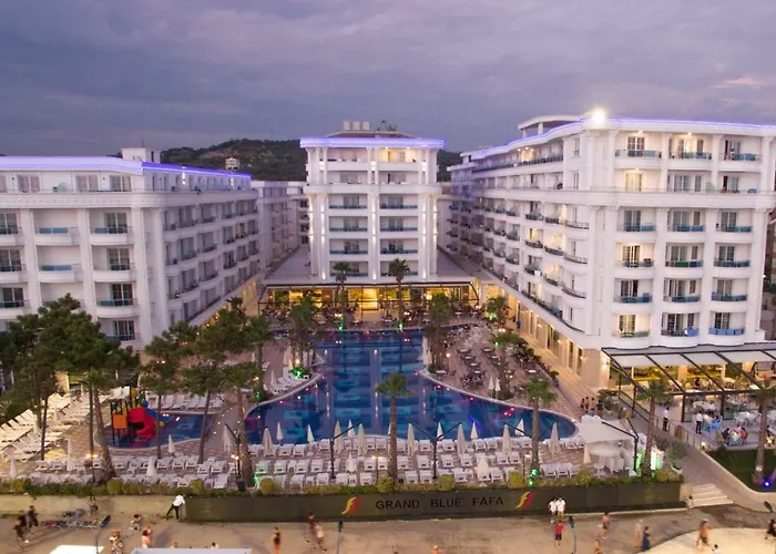 Apartmanhotel Luna & 4*