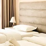 Aparthotel Luna & Golem (Tirana)