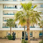 Aparthotel Luna &