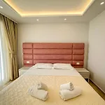 Aparthotel Luna & Golem (Tirana)