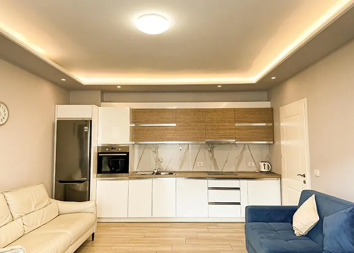 Luna_ Ff Apartahotel Golem (Tirana)