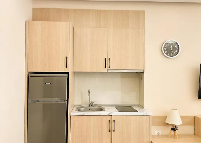 Luna & Golem (Tirana)