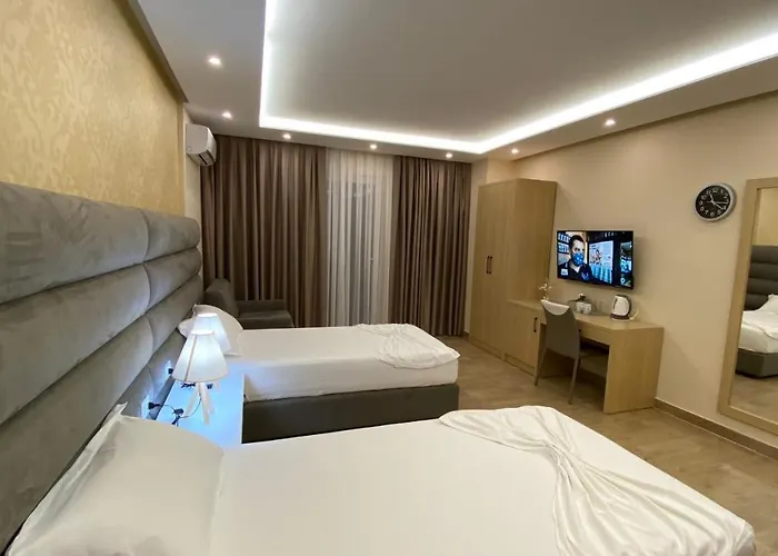 Luna_ Ff Golem (Tirana)